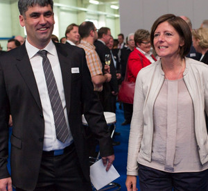 Ministerpräsidentin Malu Dreyer mit VG Cargo-Geschäftsführer Nikolai Dinges; Foto: VG Cargo