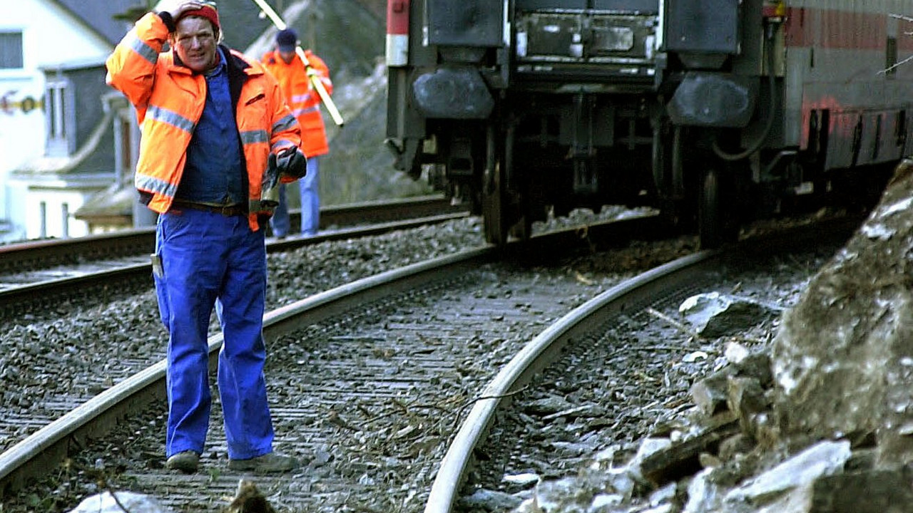 Entgleister Zug bei St. Goar; Bild: dpa