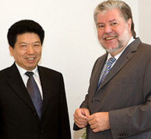 Kurt Beck mit Canrong Ma