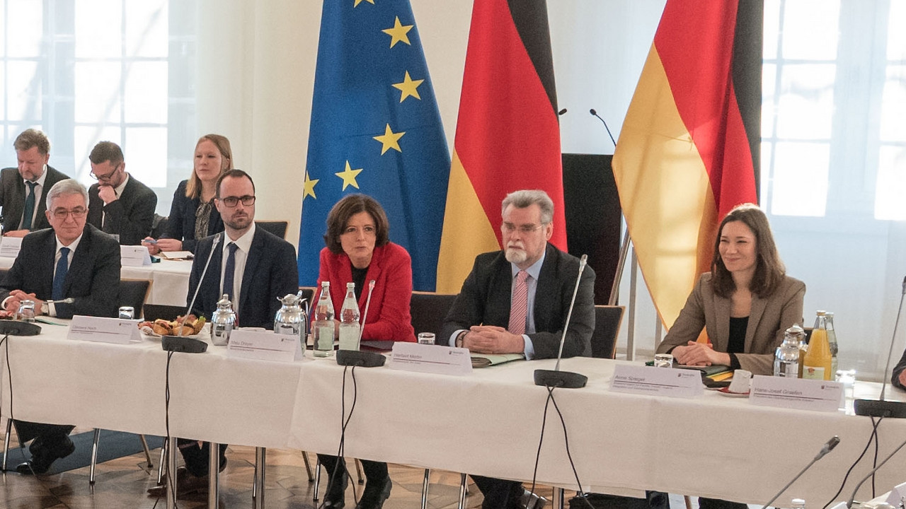 Spitzentreffen Sicherheit in der der Staatskanzlei