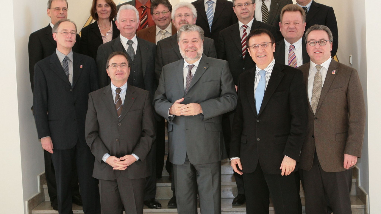 Ministerpräsident Beck und die Teilnehmer des Gesprächs Metropolregion Oberrhein
