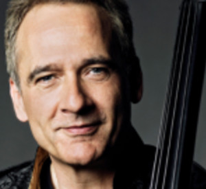 Kontra- und E-Bassist Manfred Bründl