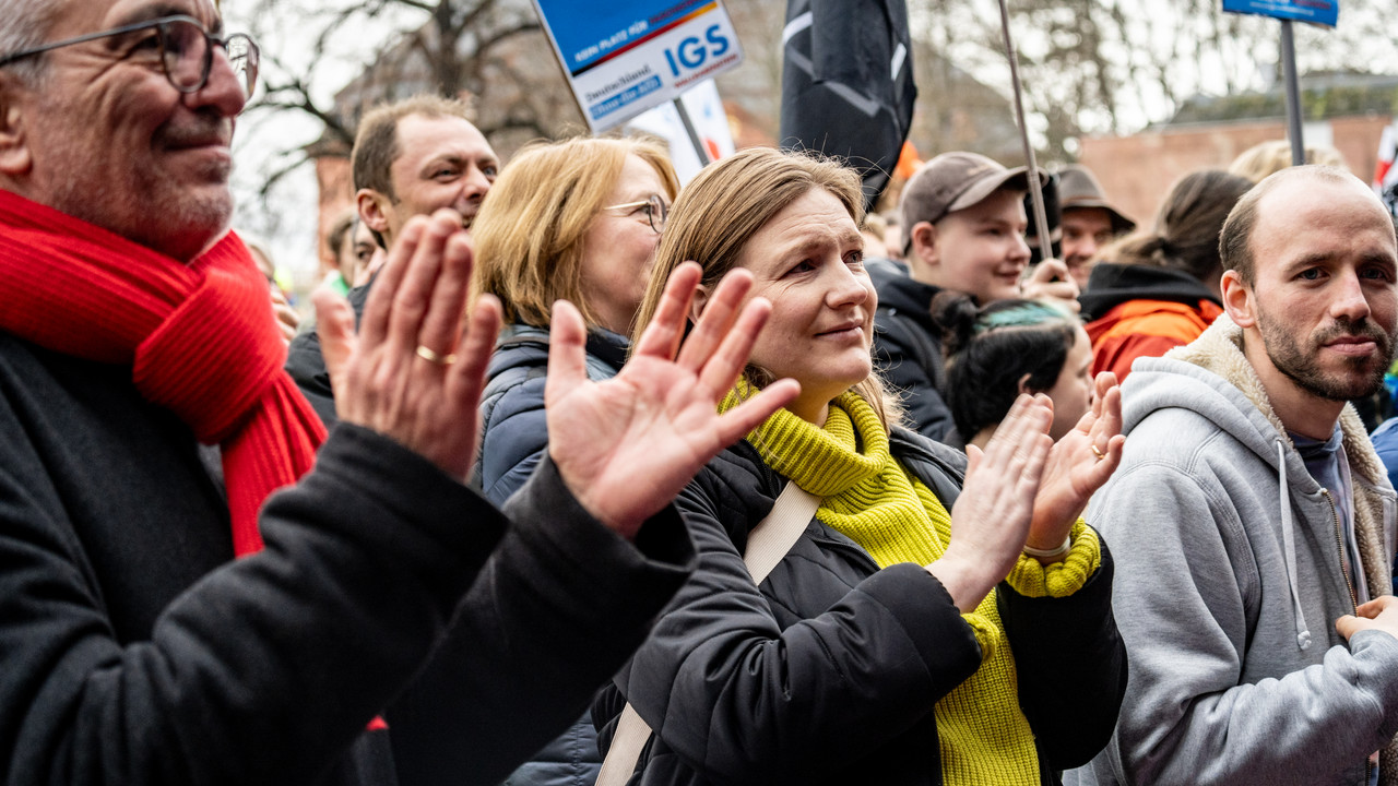 Kundgebung „Demokratie schützen – Rechtsextremismus stoppen“ in Mainz