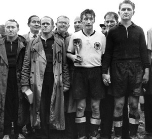 Deutsche Nationalmannschaft von 1954; Bild: dpa