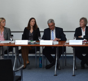Ministerin Spiegel und Minister Lewentz stellen das Konzept zur Verhinderung islamistischer Radikalisierung junger Menschen vor