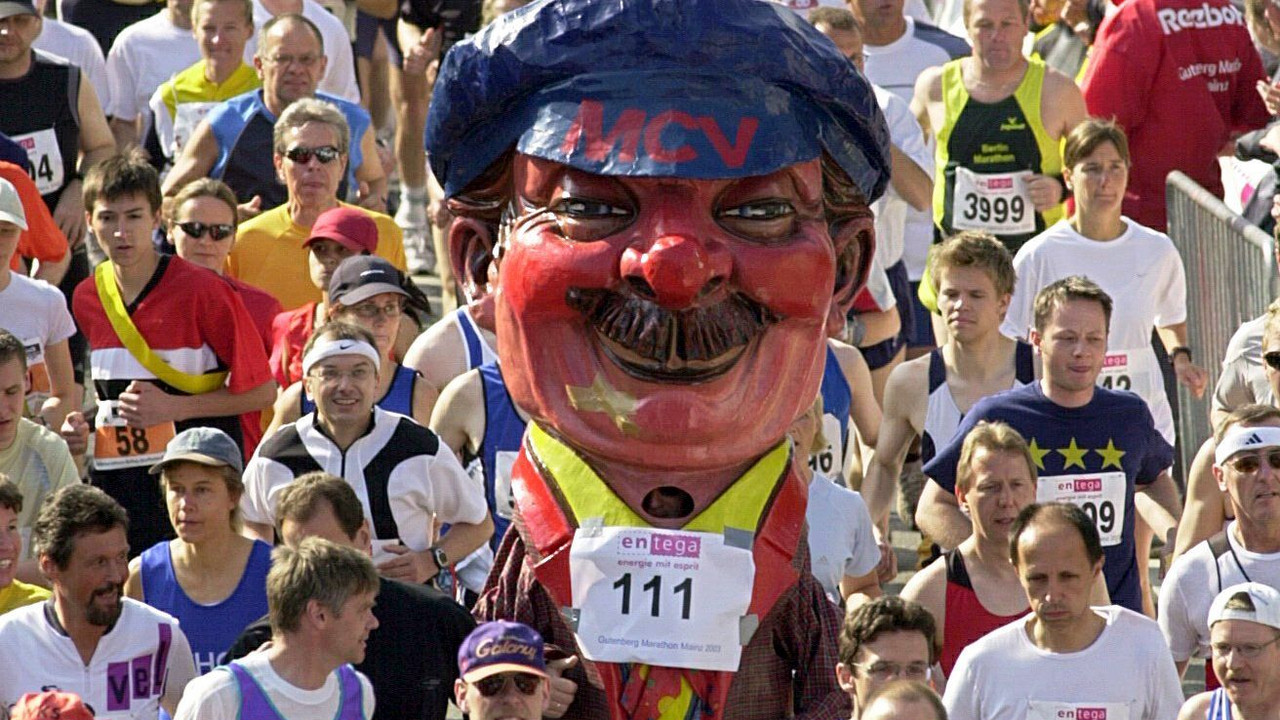 Läufer beim Gutenberg-Marathon in Mainz; Bild: dpa-Archiv