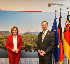 Ministerpräsidentin Dreyer und Generalkonsul Scharpf 