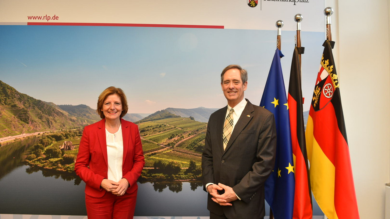 Ministerpräsidentin Dreyer und Generalkonsul Scharpf 