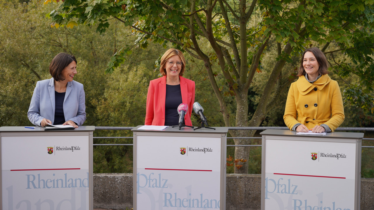 Ministerpräsidentin Malu Dreyer, Klimaschutzministerin Anne Spiegel und Wirtschaftsministerin Daniela Schmitt