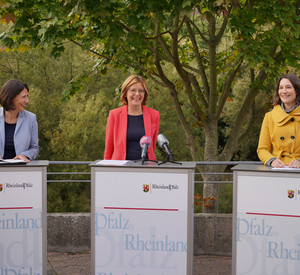 Ministerpräsidentin Malu Dreyer, Klimaschutzministerin Anne Spiegel und Wirtschaftsministerin Daniela Schmitt