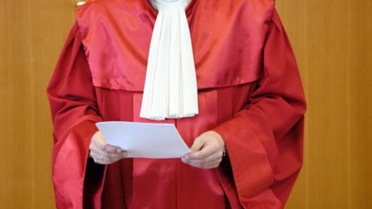 Andreas Voßkuhle, Vorsitzender des Zweiten Senats beim Bundesverfassungsgericht, verkündete das Urteil zur Richterbesoldung; Bild: dpa