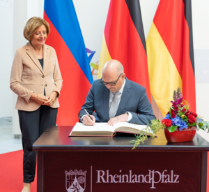 Ministerpräsidentin Malu Dreyer und Dr. Daniel Risch bei seinem Antrittsbesuch in Rheinland-Pfalz