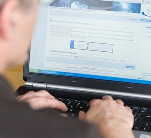 Online KFZ-Zulassung; Bild: dpa Archiv