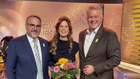 Rheinland-Pfalz gratuliert der neuen Weinkönigin Rheinland-Pfalz gratuliert der neuen Weinkönigin