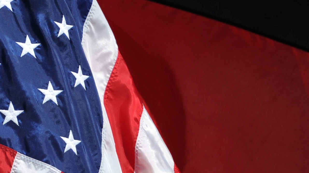 Flaggen USA / Deutschland; Bild: rlp-Archiv / dpa