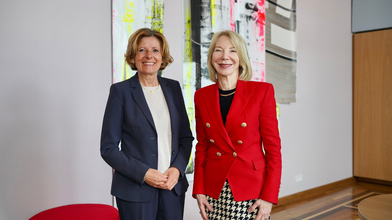 Ministerpräsidentin Malu Dreyer und US-Botschafterin Dr. Amy Gutmann 