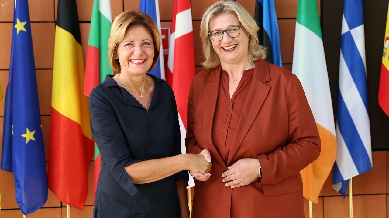 Ministerpräsidentin Malu Dreyer mit der Ministerpräsidentin des Saarlands, Anke Rehlinger, am 19.9.2023