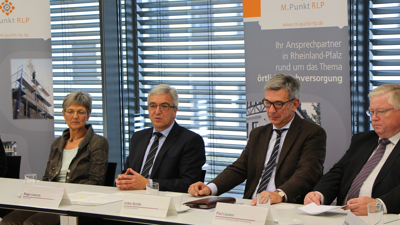 Innenminister Roger Lewentz bei der PK zum Dorfladenberatungsprojekt MPunktRLP