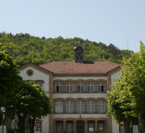 Das Hauptgebäude des Pfalzklinikums Klingenmünster; Bild: Pfalzklinikum