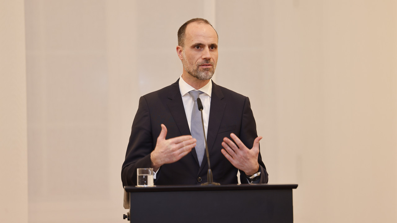 Land unterzeichnet Verträge mit vier islamischen Religionsgemeinschaften