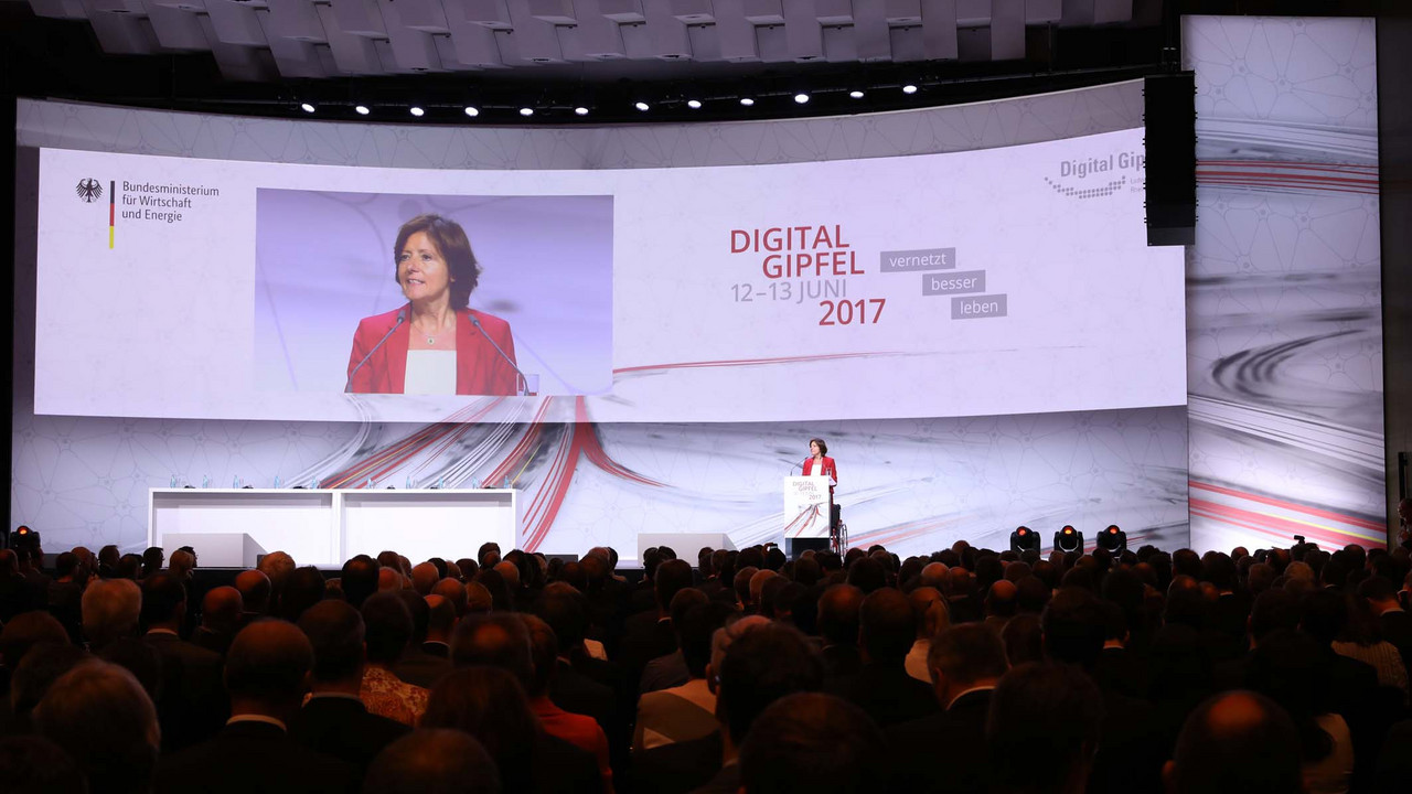 Ministerpräsidentin Malu Dreyer bei der Eröffnung des zweiten Tags des Digital-Gipfels