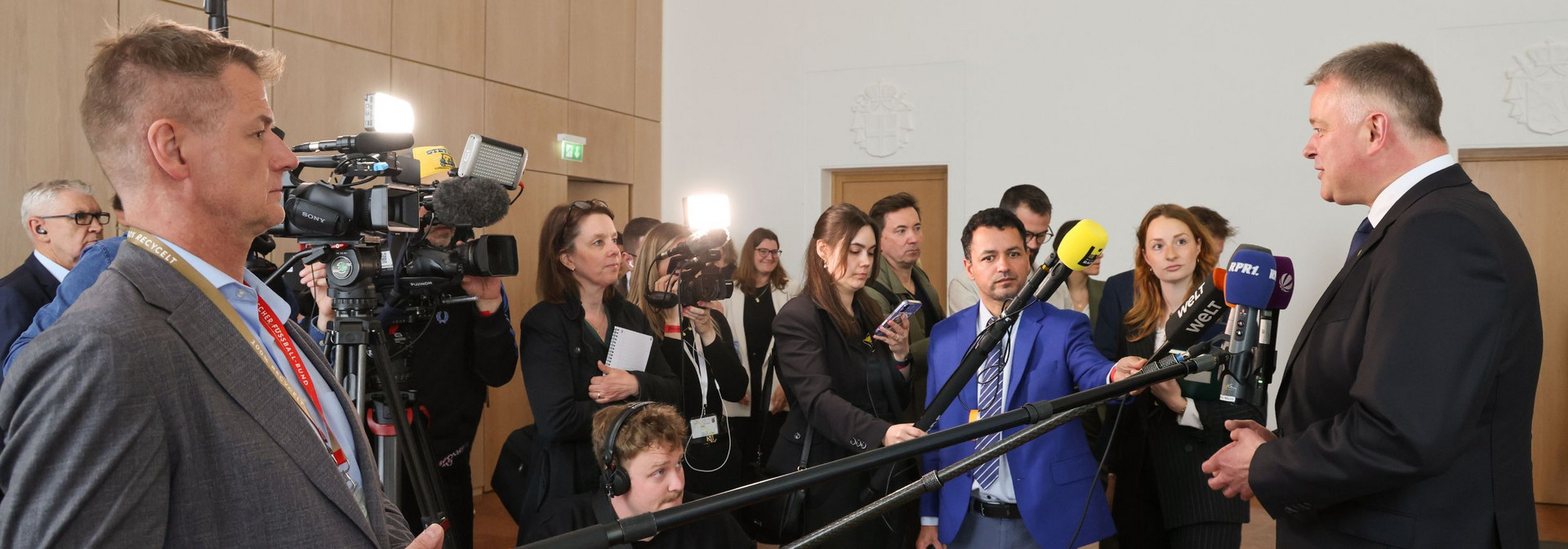 Slider Homepage - 7 Ministerpräsident Gordon Schnieder im Interview.
