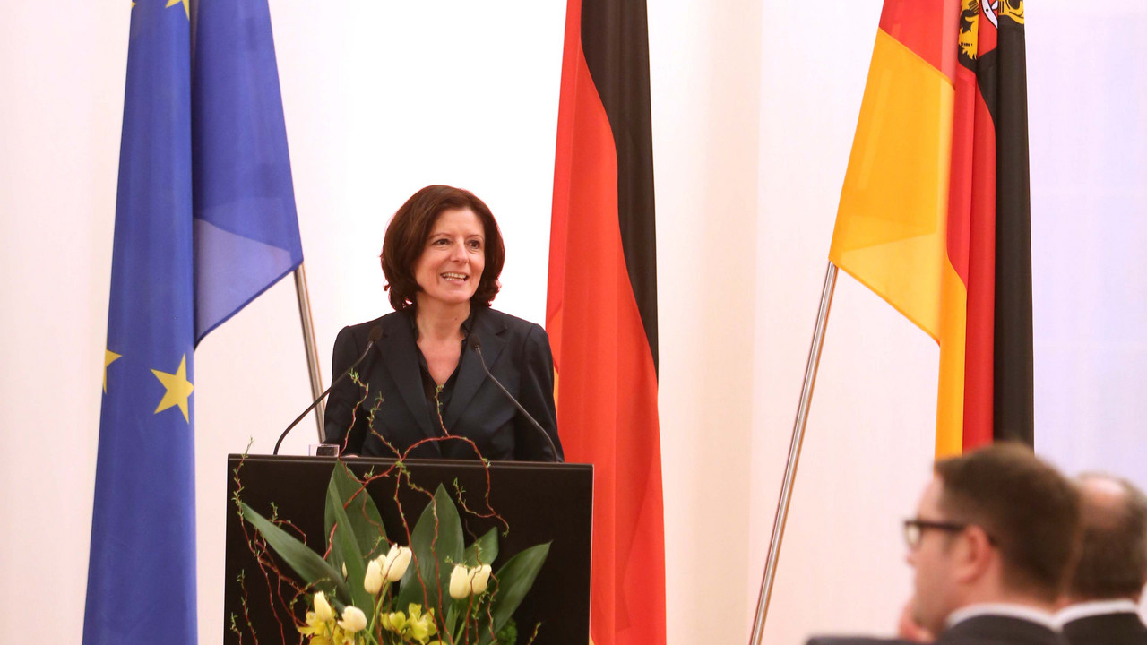Ministerpräsidentin Malu Dreyer bei ihrer Rede zum Empfang in der Staatskanzlei;