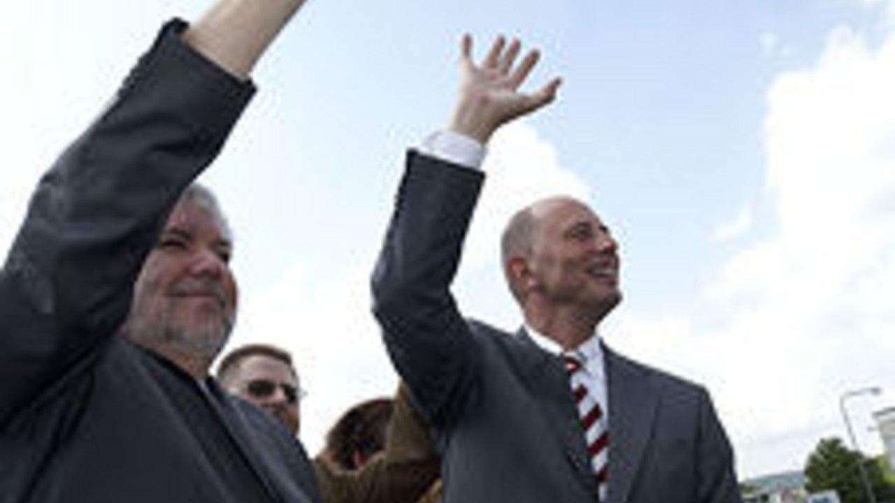 Kurt Beck und Wolfgang Tiefensee nehmen Moselschleuse in Betrieb