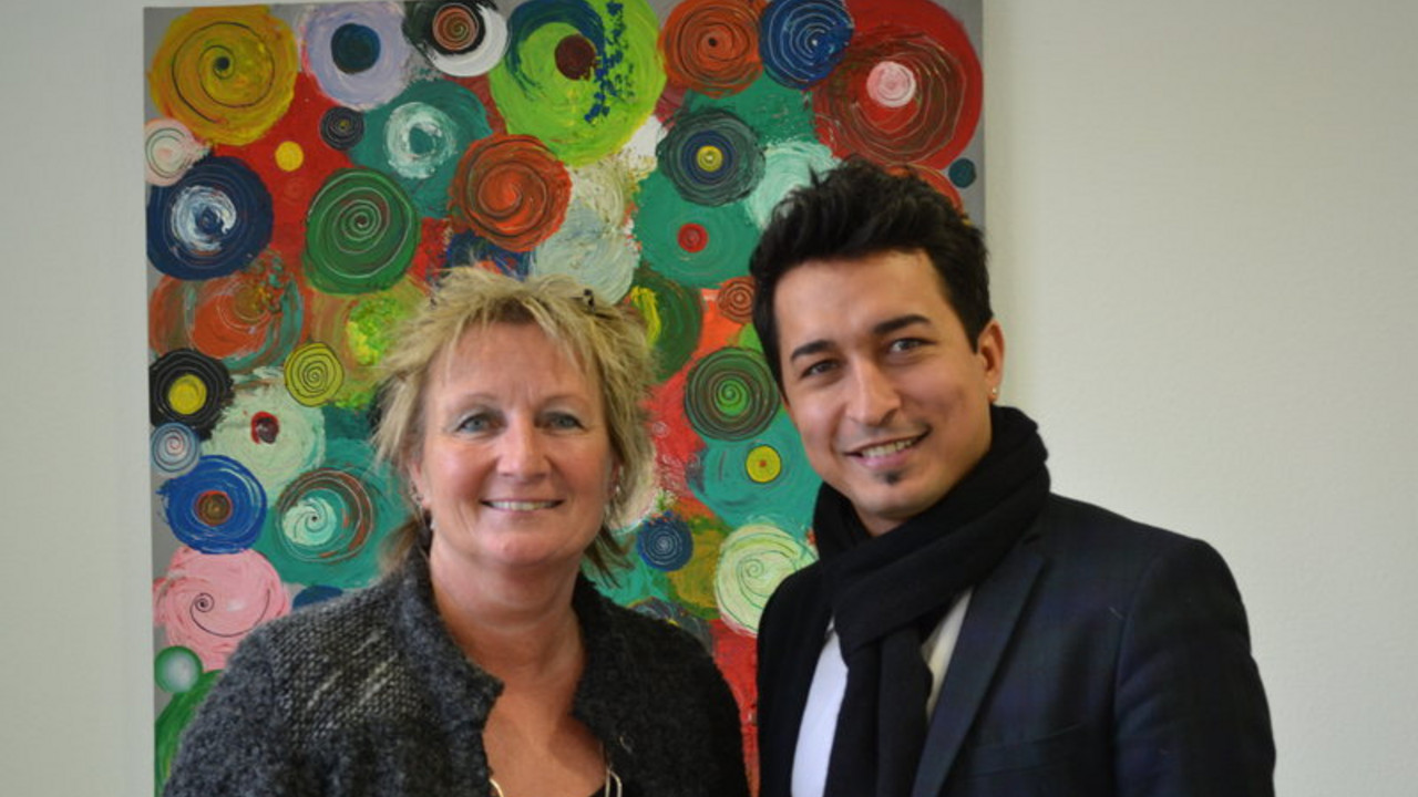 Integrationsministerin Irene Alt mit Ercan Demirel; Bild: mifkjf