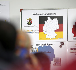 Informationstafeln für Flüchtlinge bei Infoveranstaltung
