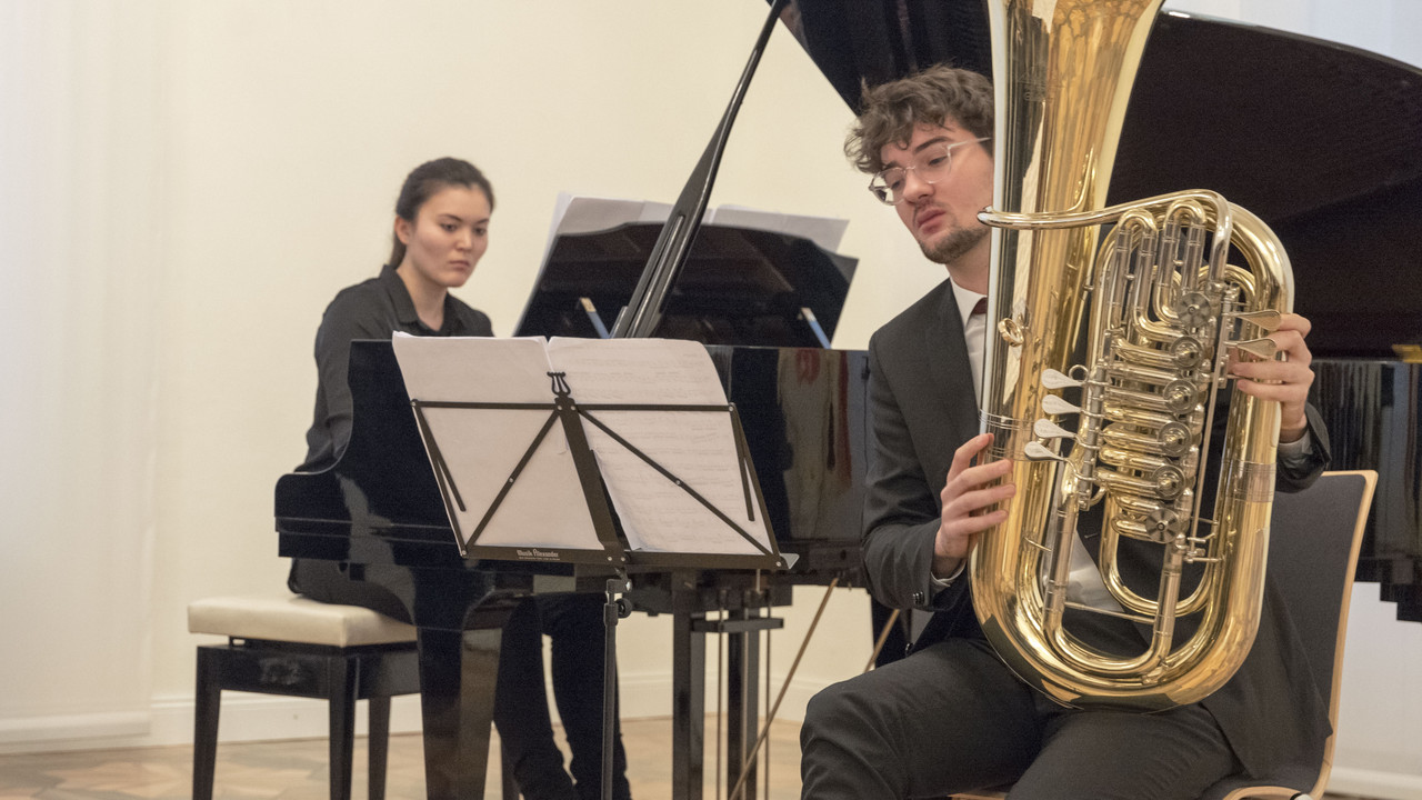 Für die musikalische Umrahmung der Verleihung sorgten Philipp Schneider (Tuba), Stipendiat der ZIRP, und Alisa Kratzer (Klavier)