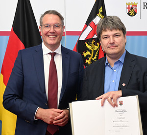Ministerpräsident Alexander Schweitzer und KI-Lotse Prof. Dr. Stefan Kramer