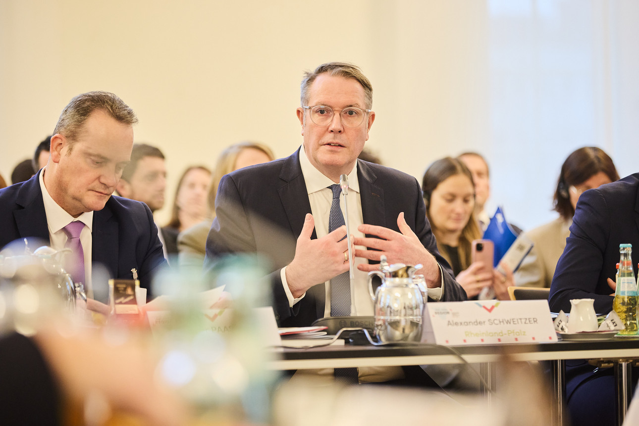 Ministerpräsident Alexander Schweitzer beim Abschlussgipfel der Großregion