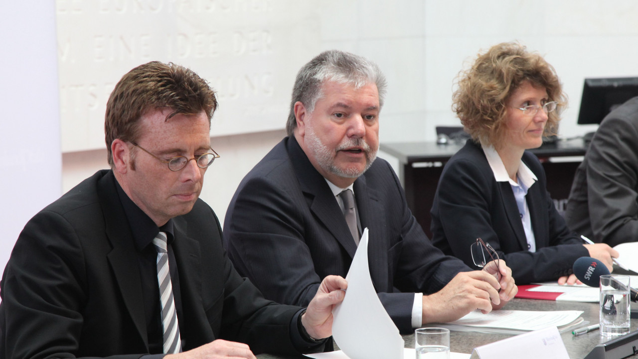 vlnr.: Finanzminister Carsten Kühl, Ministerpräsident Kurt Beck, Wirtschaftsministerin Eveline Lemke;Bild:Stk/Sämmer