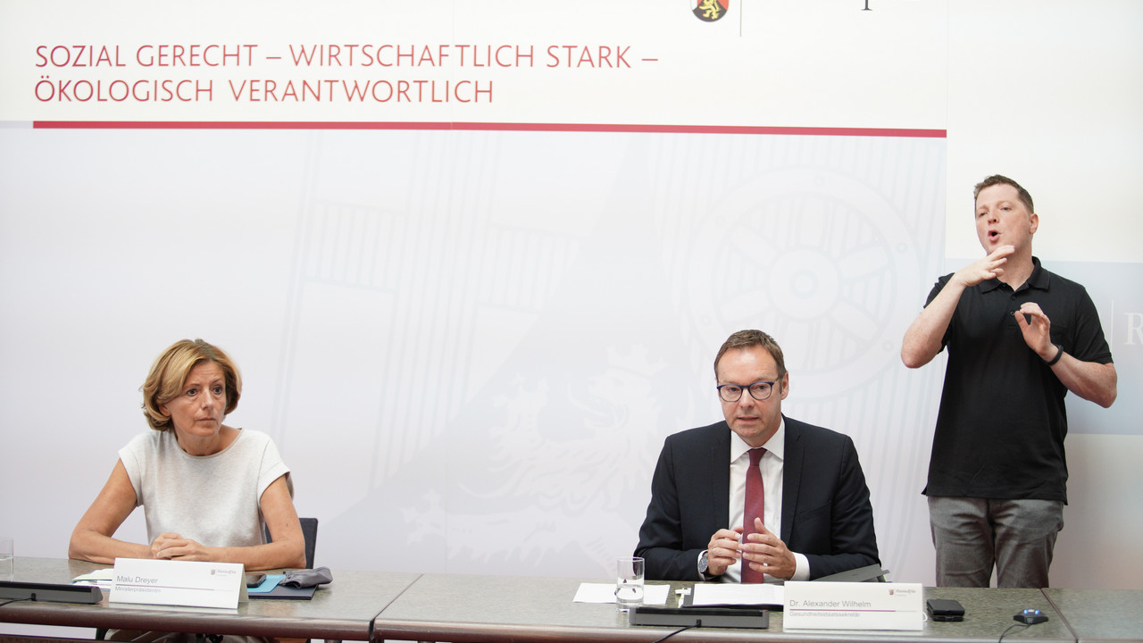 Ministerpräsidentin Malu Dreyer und Gesundheitsstaatssekretär Dr. Alexander Wilhelm