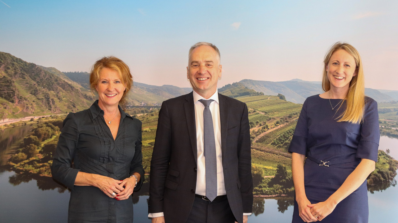 Staatssekretärin Heike Raab mit Botschafter Dr. Nicholas O´Brien und Generalkonsulin Anne-Marie Flynn
