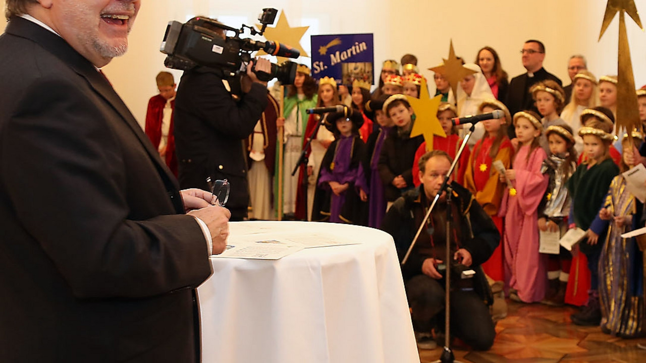 Sternsingerinnen und Sternsinger in der Staatskanzlei; Bild: Stefan Sämmer / © Staatskanzlei