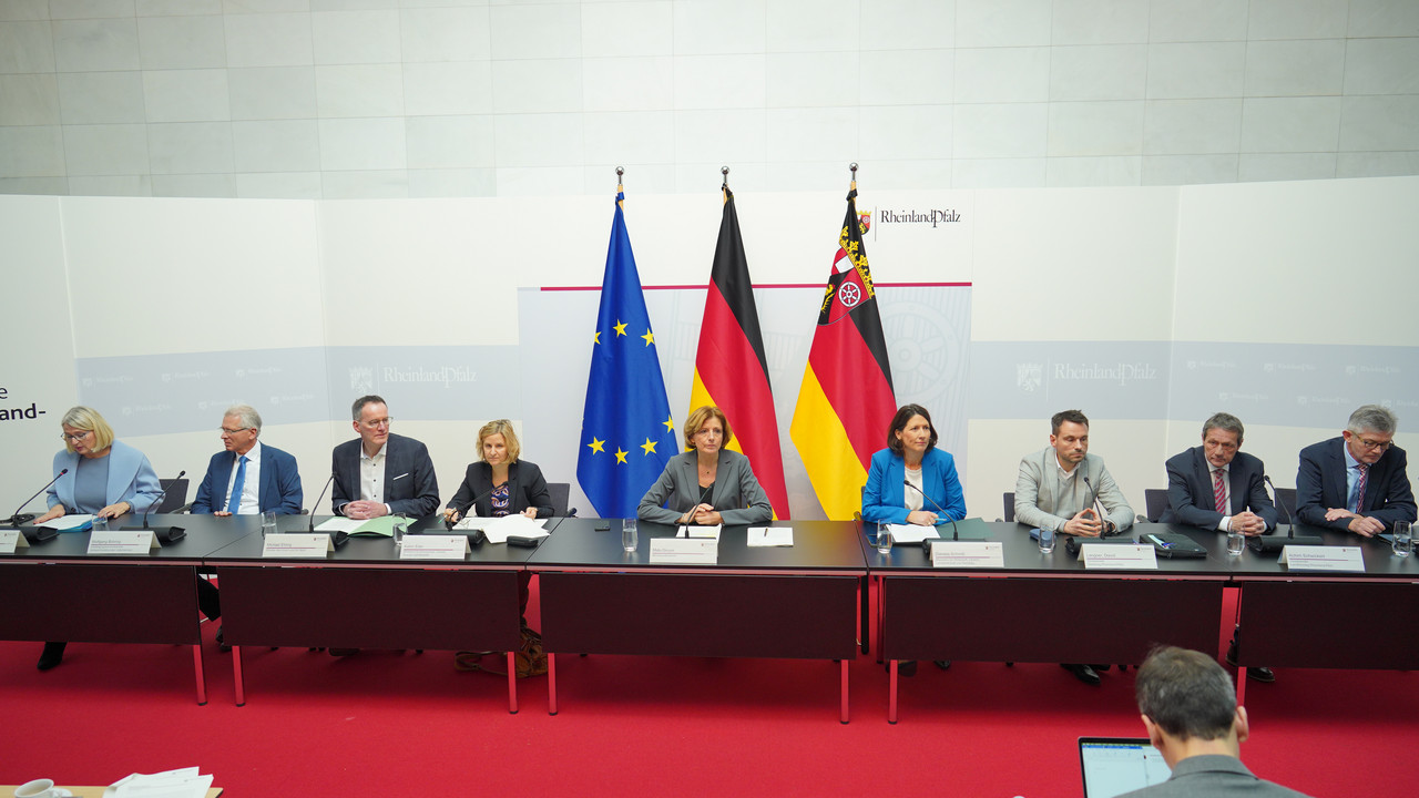 Pressekonferenz zum Kommunalen Investitionsprogramm Klima und Innovation (KIPKI)