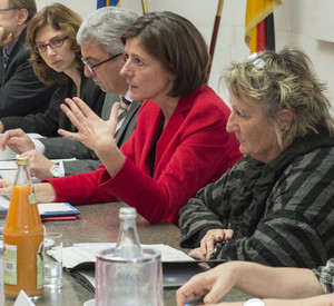 Ministerpräsidentin Malu Dreyer lud den Pakt für Rheinland-Pfalz und Fachleute betroffener Bereiche zum Thema Flüchtlinge ein; Bild: Pulkowski / © Staatskanzlei
