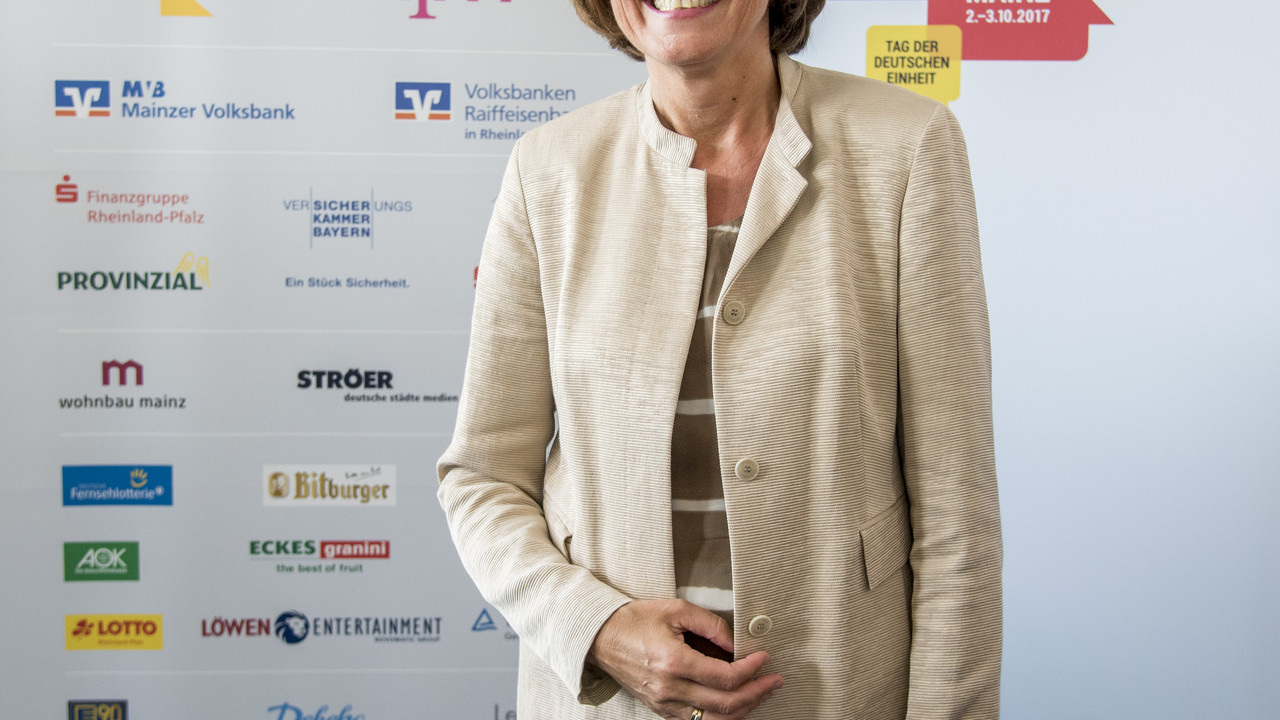 Ministerpräsidentin Malu Dreyer bei der Pressekonferenz zu den Sponsoren beim Tag der Deutschen Einheit