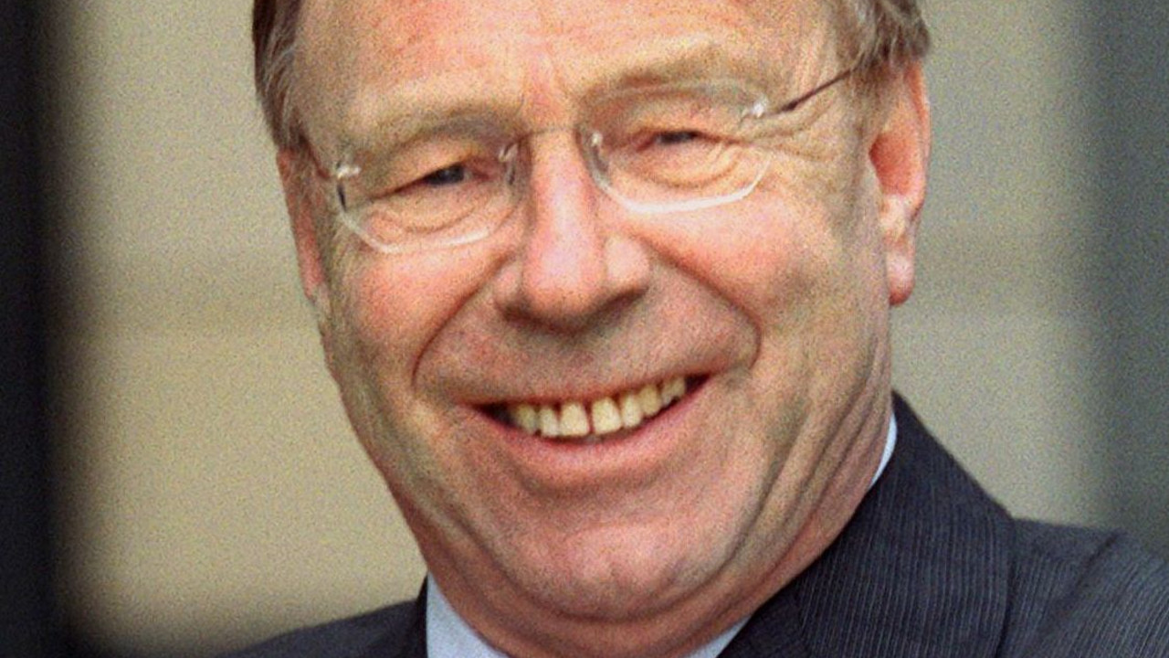 8293522 Hans-Artur Bauckhage