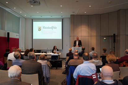 „Barrieren abbauen – online wie offline“ – Ministerpräsident Alexander Schweitzer und Sozialministerin Dörte Schall betonen beim 23. Treffen der kommunalen Behindertenbeauftragten die Bedeutung von digitaler Barrierefreiheit