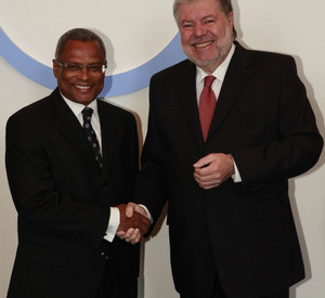 Der Premierminister der Republik Kap Verde, José Pereira Neves und Ministerpräsident Kurt Beck.