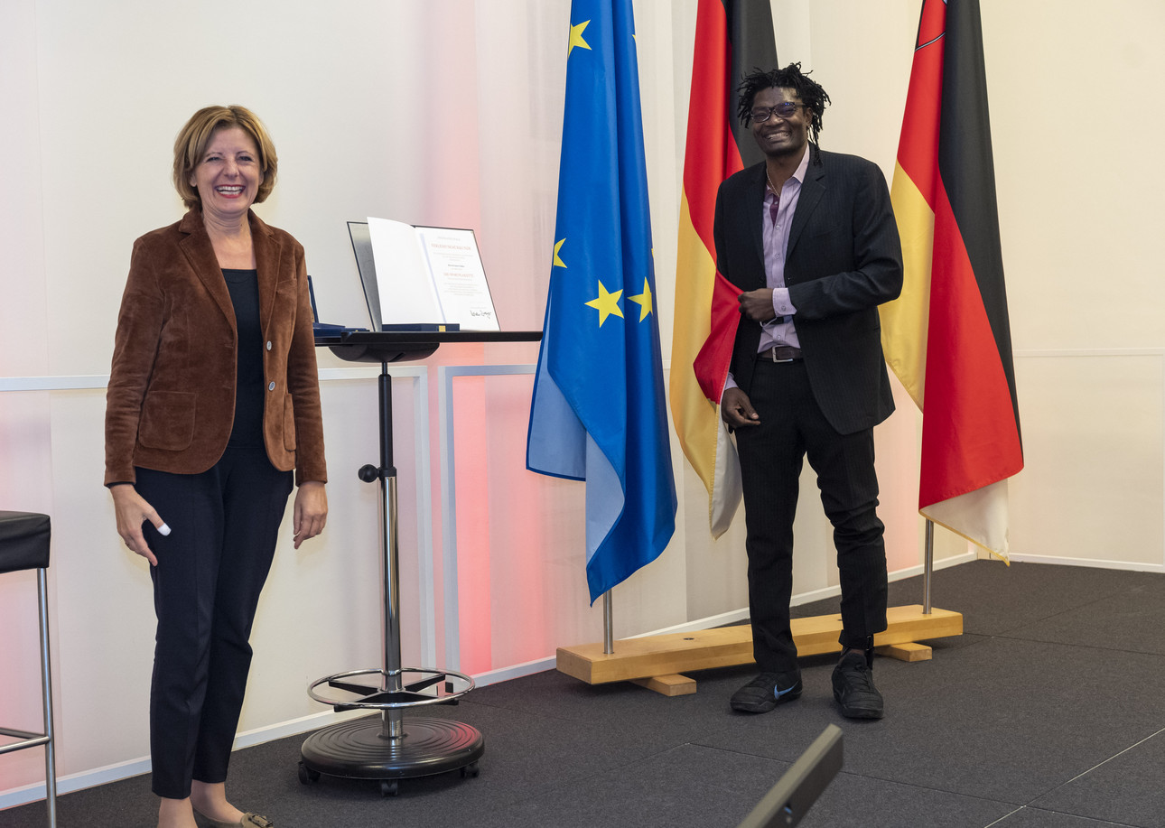 Ministerpräsidentin Malu Dreyer überreicht die Sportplakette