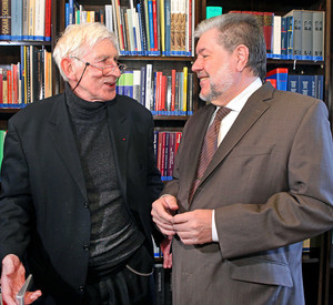 Tomi Ungerer und Ministerpräsident Kurt Beck; Bild: Uhrig