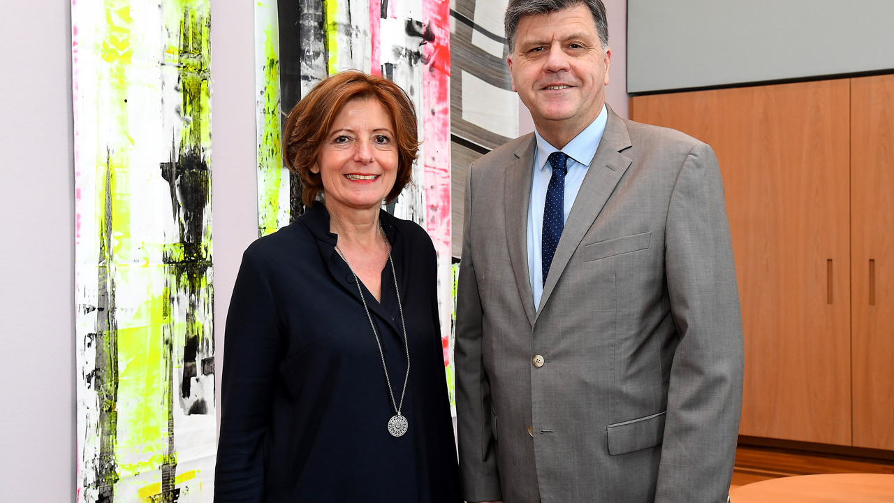 Ministerpräsidentin Malu Dreyer und der argentinische Botschafter Edgardo Mario Malaroda