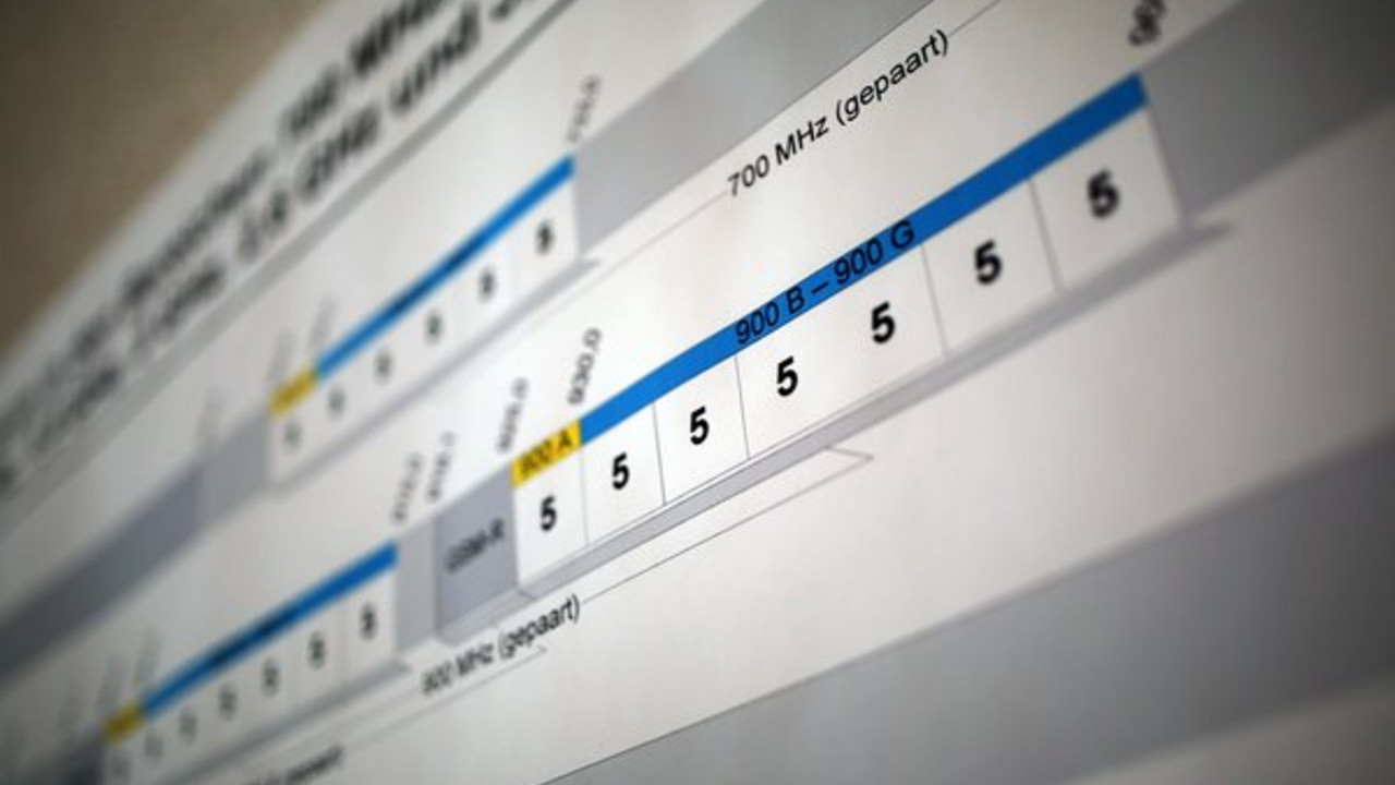 Info-Grafik zu Mobilfunkfrequenzen