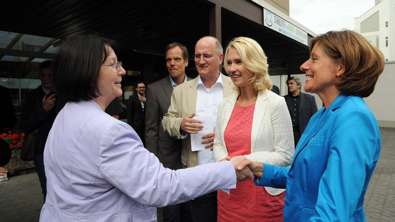 Beim Besuch des St. Martin Stifts in Bingen wurde Ministerpräsidentin Malu Dreyer von Bundesministerin Manuela Schwesig begleitet