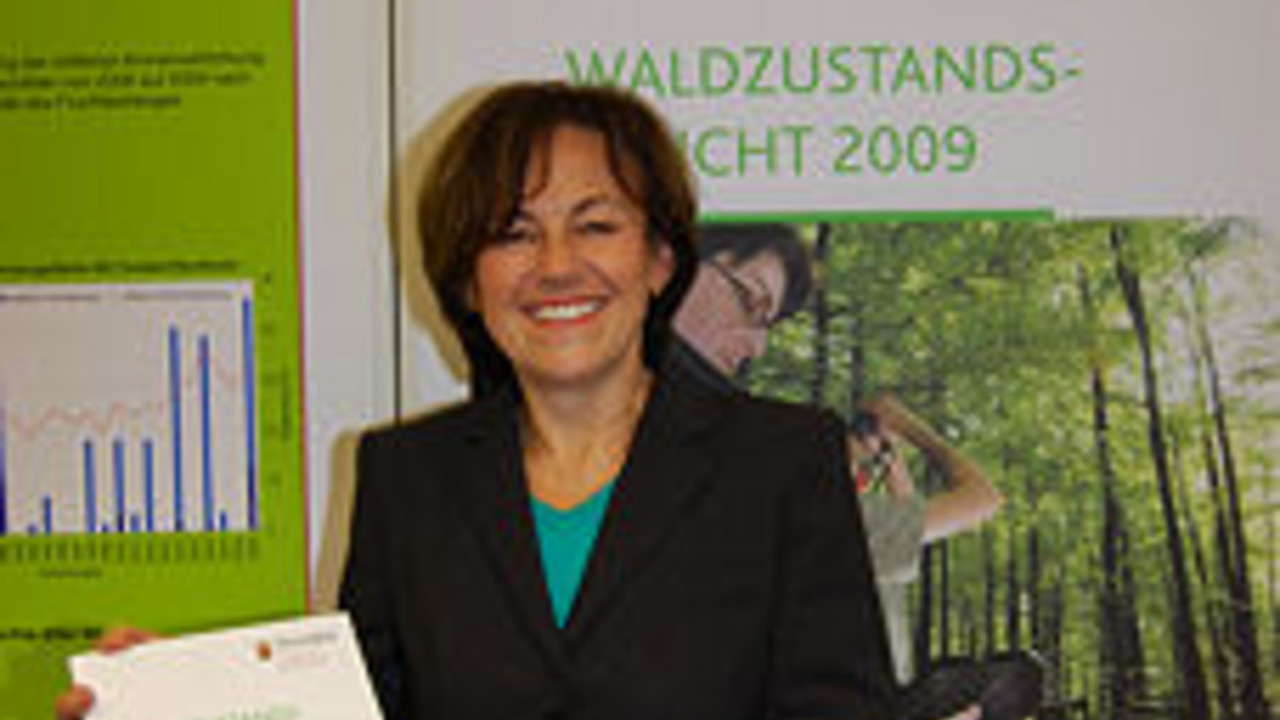 Forstministerin Margit Conrad