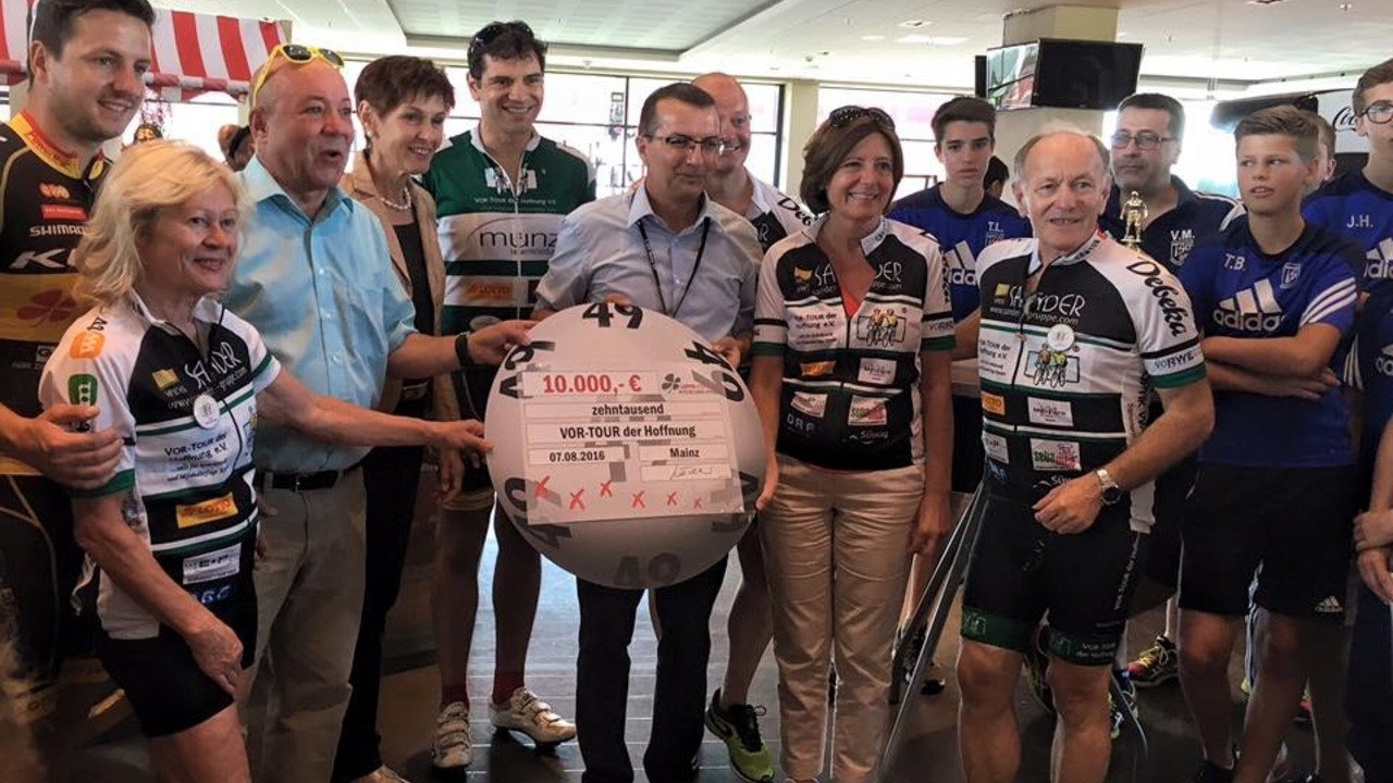Start der Benefiz-Radtour